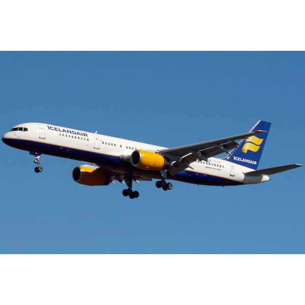 Zvezda - 1/144 Boeing 757-200 (8/21) * - ZVE7032