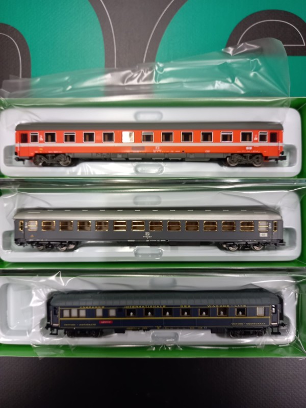 ARNOLD HN4467 Scala N Set 3 carrozze Alpen-Express Roma - Monaco di Baviera