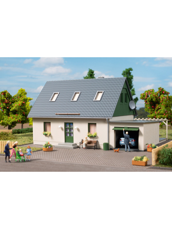 AUHAGEN 11454 Scala HO Casa di campagna con garage