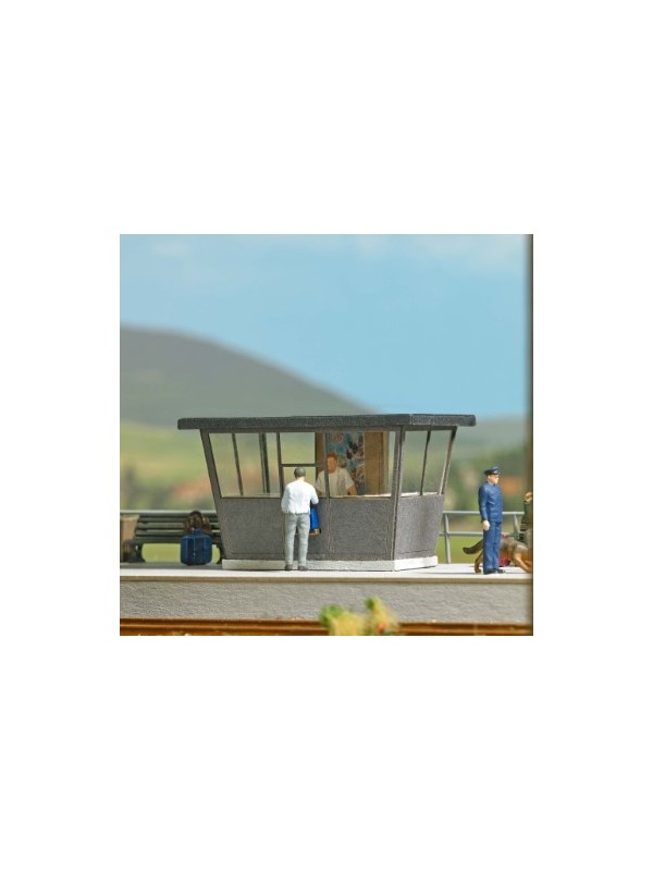 BUSCH 1378 Scala HO Chiosco moderno adatto a città e stazione