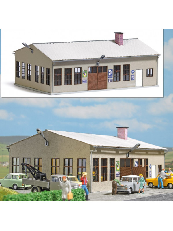 BUSCH 1918 Scala HO Officina per auto (misura 175 x 122 x 76)