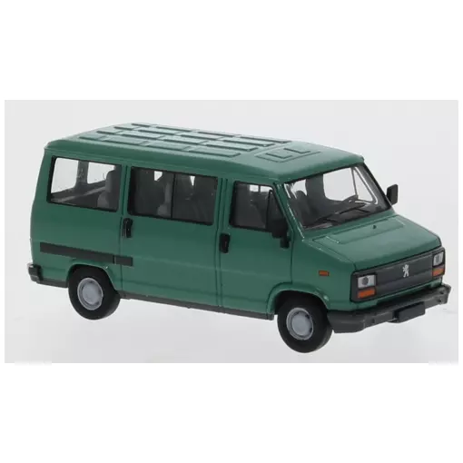 Minibus Peugeot J5 - livrea verde - SAI 7160 - HO 1/87