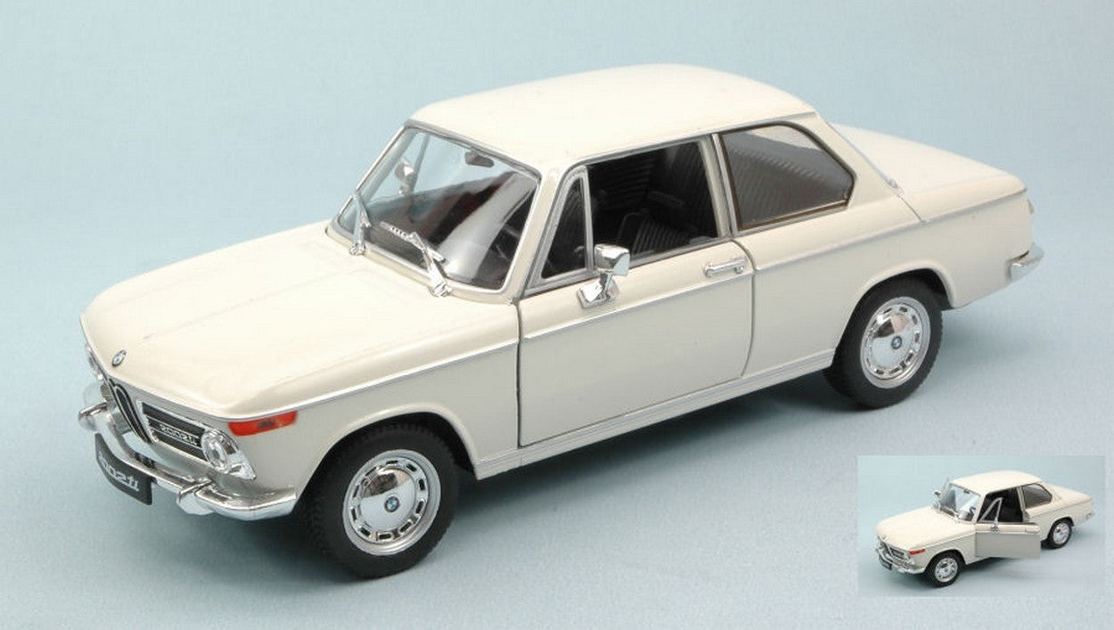MODELLINO IN SCALA COMPATIBILE CON BMW 2002 Ti 1972 WHITE 1:24 WELLY WE4053W