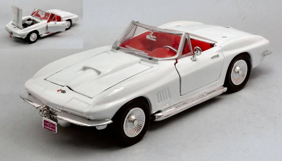 MODELLINO IN SCALA COMPATIBILE CON CHEVROLET CORVETTE CONVERTIBLE 1967 WHITE 1:24 MOTORMAX MTM73224W