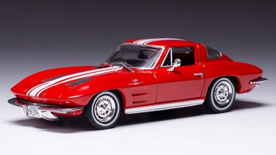 MODELLINO IN SCALA COMPATIBILE CON CHEVROLET CORVETTE STINGRAY 1963 RED/WHITE 1:43 IXO MODEL CLC479