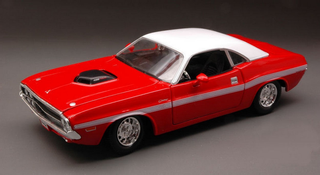 MODELLINO IN SCALA COMPATIBILE CON DODGE CHALLENGER R/T COUPE 1970 RED/WHITE 1:24 MAISTO MI31263R