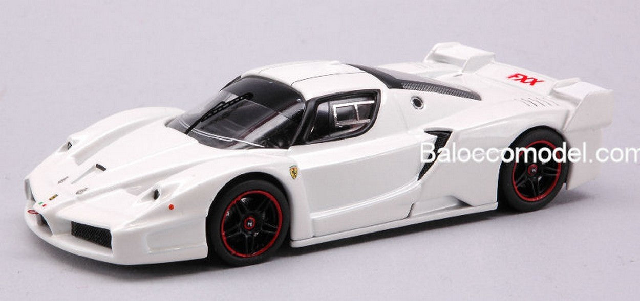 MODELLINO IN SCALA COMPATIBILE CON FERRARI FXX 2005 BIANCO PERLA 1:43 HOT WHEELS HWN5610