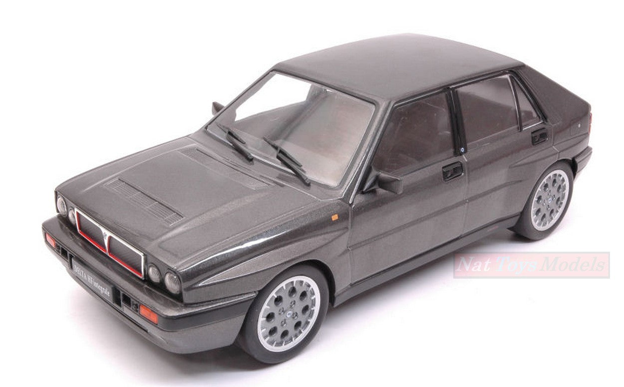 MODELLINO IN SCALA COMPATIBILE CON LANCIA DELTA HF INTEGRALE 16V 1989 GREY 1:18 TRIPLE 9 T9-1800172