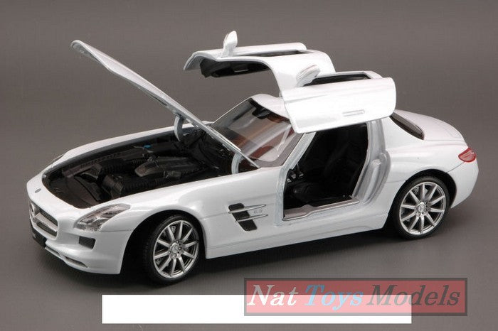 MODELLINO IN SCALA COMPATIBILE CON MERCEDES SLS AMG 2009 WHITE 1:24 WELLY WE4245