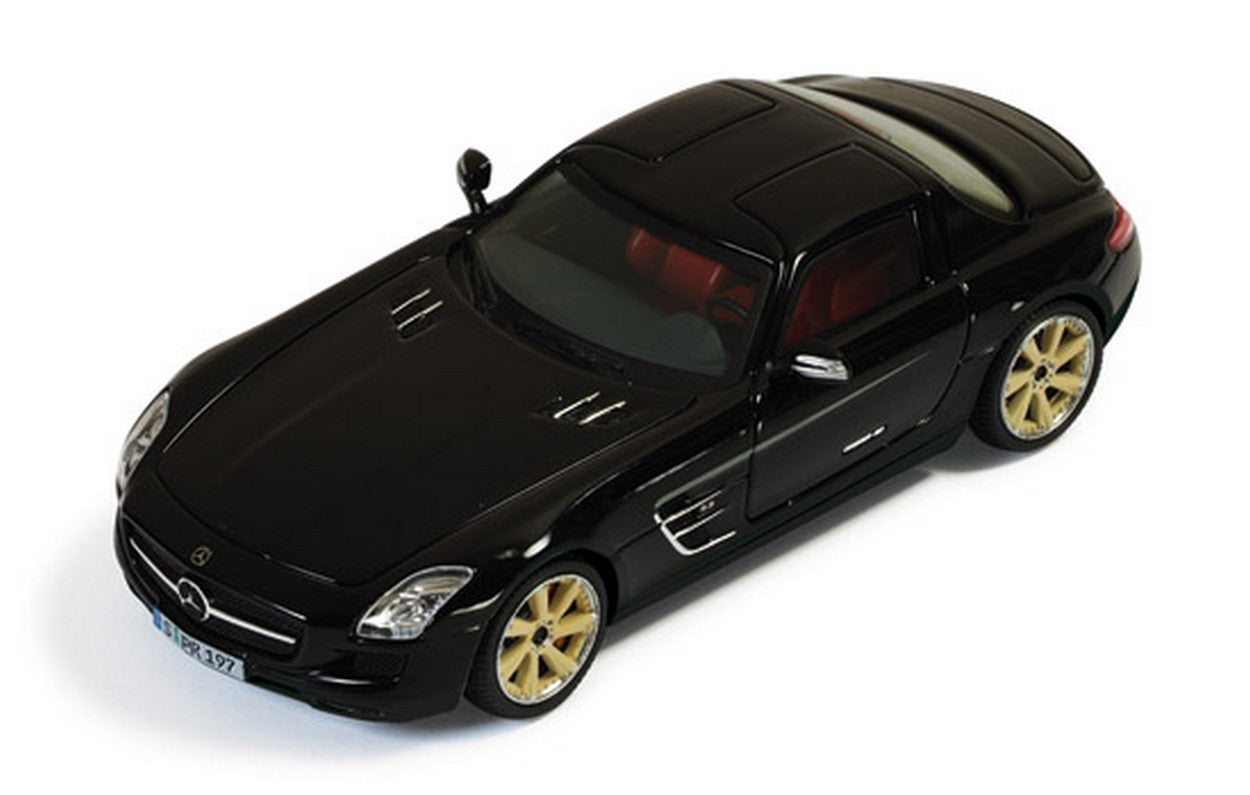 MODELLINO IN SCALA COMPATIBILE CON MERCEDES SLS AMG (RSK8) 2011 BLACK 1:43 IXO MODEL MOC118