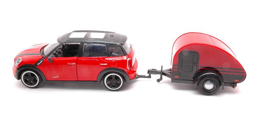 MODELLINO IN SCALA COMPATIBILE CON MINI COOPER S COUNTRYMAN WITH CAMPER TRAILER RED/BLACK 1:24 MOTORMAX MTM79761