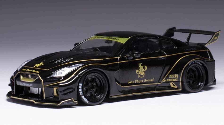 MODELLINO IN SCALA COMPATIBILE CON NISSAN 35GT-RR LB SILHOUETTE WORKS GT 2019 JPS BLACK 1:43 IXO MODEL MOC330