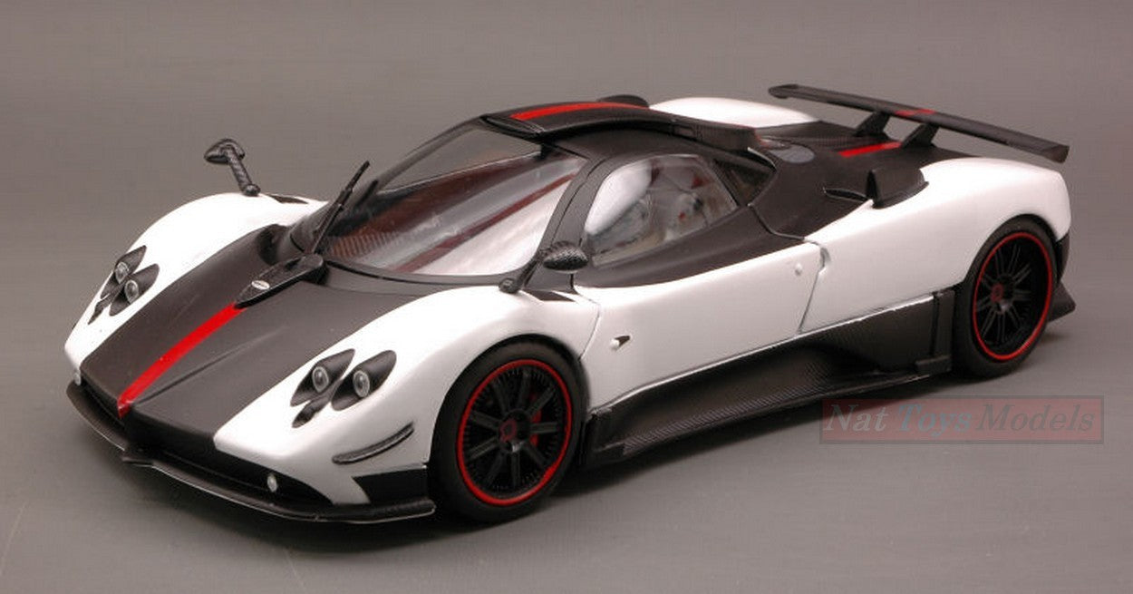 MODELLINO IN SCALA COMPATIBILE CON PAGANI ZONDA CINQUE 2009 WHITE/CARBON 1:18 MOTORMAX MTM79158WH