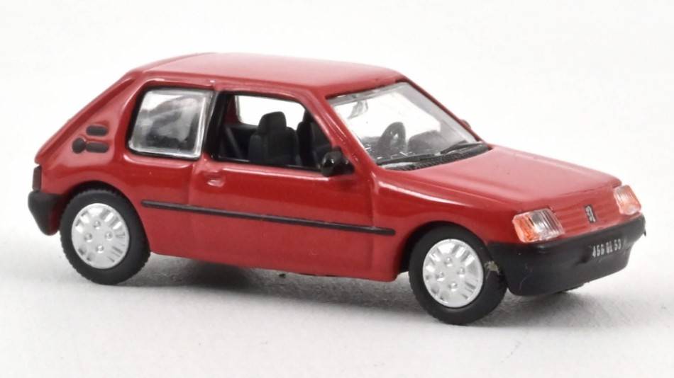 MODELLINO IN SCALA COMPATIBILE CON PEUGEOT 205 XL 1985 RED 1:87 NOREV NV471732