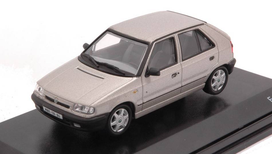 MODELLINO IN SCALA COMPATIBILE CON SKODA FELICIA 1994 CHAMPAGNE METALLIC 1:43 ABREX ABS709YH