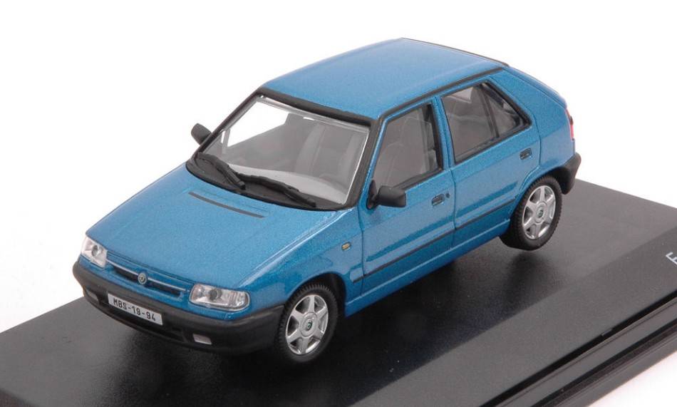 MODELLINO IN SCALA COMPATIBILE CON SKODA FELICIA 1994 METALLIC BLUE 1:43 ABREX ABS709KE
