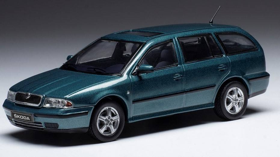 MODELLINO IN SCALA COMPATIBILE CON SKODA OCTAVIA 1 (1U) 1998 MET.GREEN 1:43 IXO MODEL CLC473