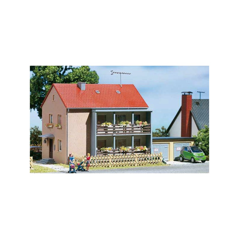 Palazzina con garage. AUHAGEN 12236