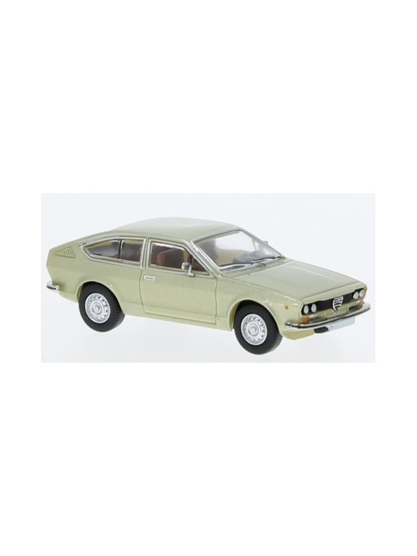 PCX87 PCX870426 Scala HO Alfa Romeo Alfetta GT colore beige anno 1974