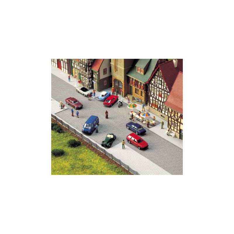 Piazza lastricata. BUSCH 8132