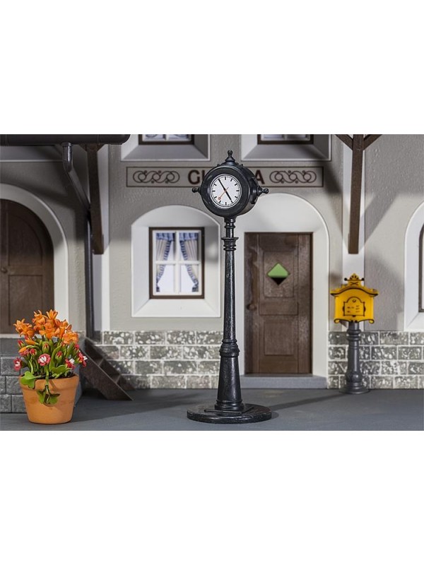POLA 333219 Scala G Orologio verticale stile antico