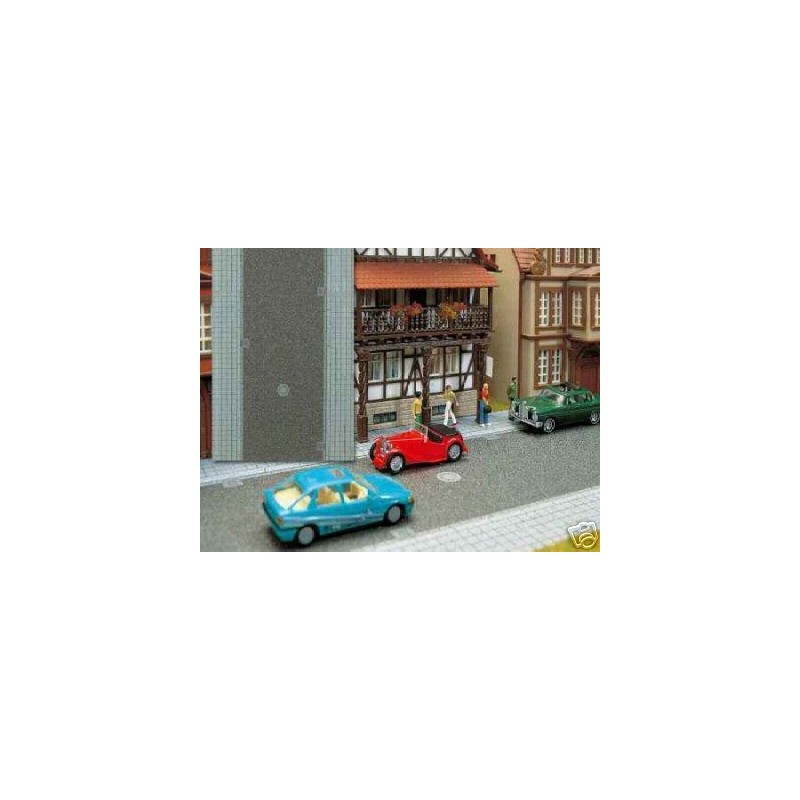 Strada con marciapiedi. BUSCH 8138