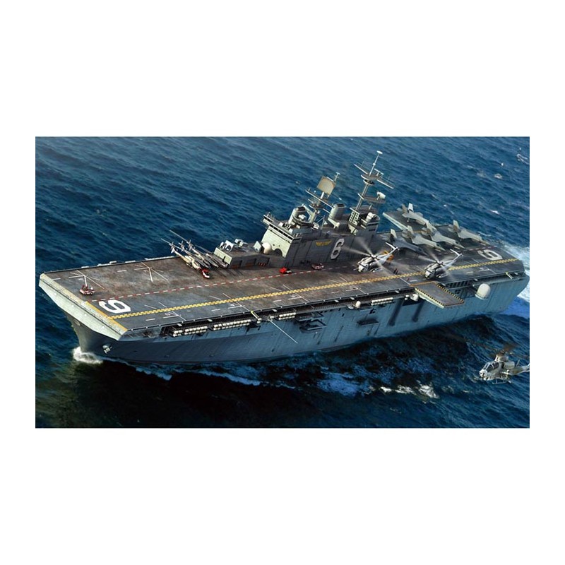USS Bonhomme Richard LHD-6. HOBBY BOSS 83407