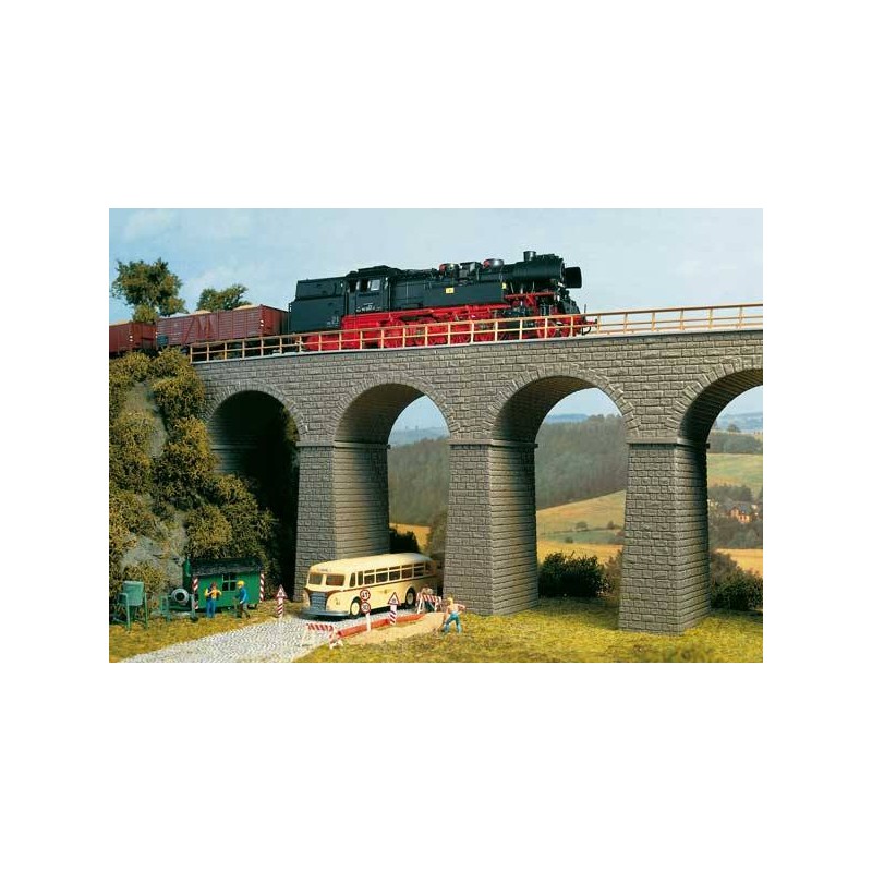 Viadotto rettilineo in pietra. AUHAGEN 11344