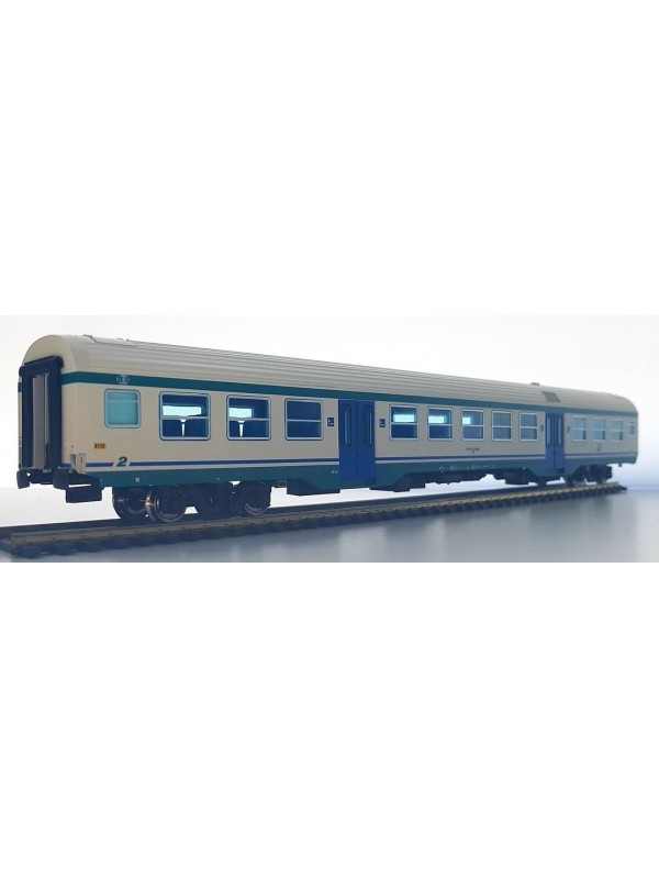 VITRAINS 3201 Scala HO Carrozza MDVC di 2^ classe livrea XMPR tetto bianco Trenitalia